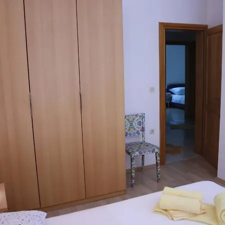Luka With Large Terrace Apartman Komarna
